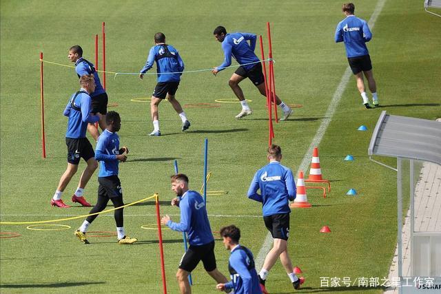 塔图姆25+10+9霍福德22+15 绿军4-1淘汰骑士