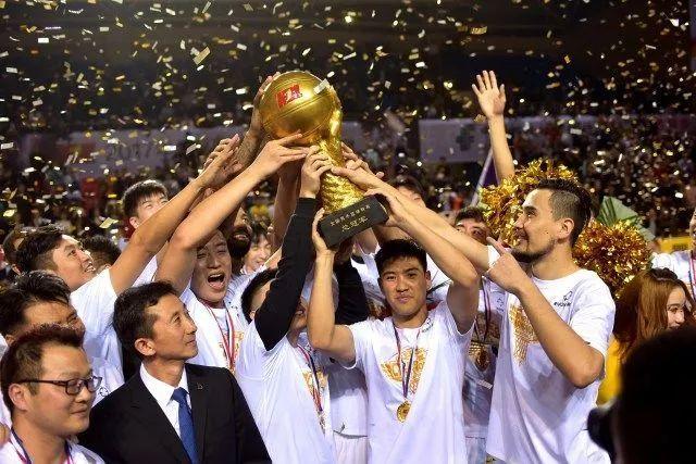 意甲-特奥造乌龙梅西亚斯破门 AC米兰2-0亚特兰大